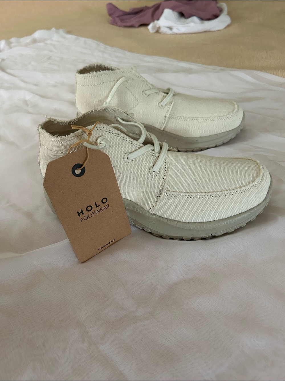 HOLO Footwear Women’s Cream Canvas Lace-Up Sneakers